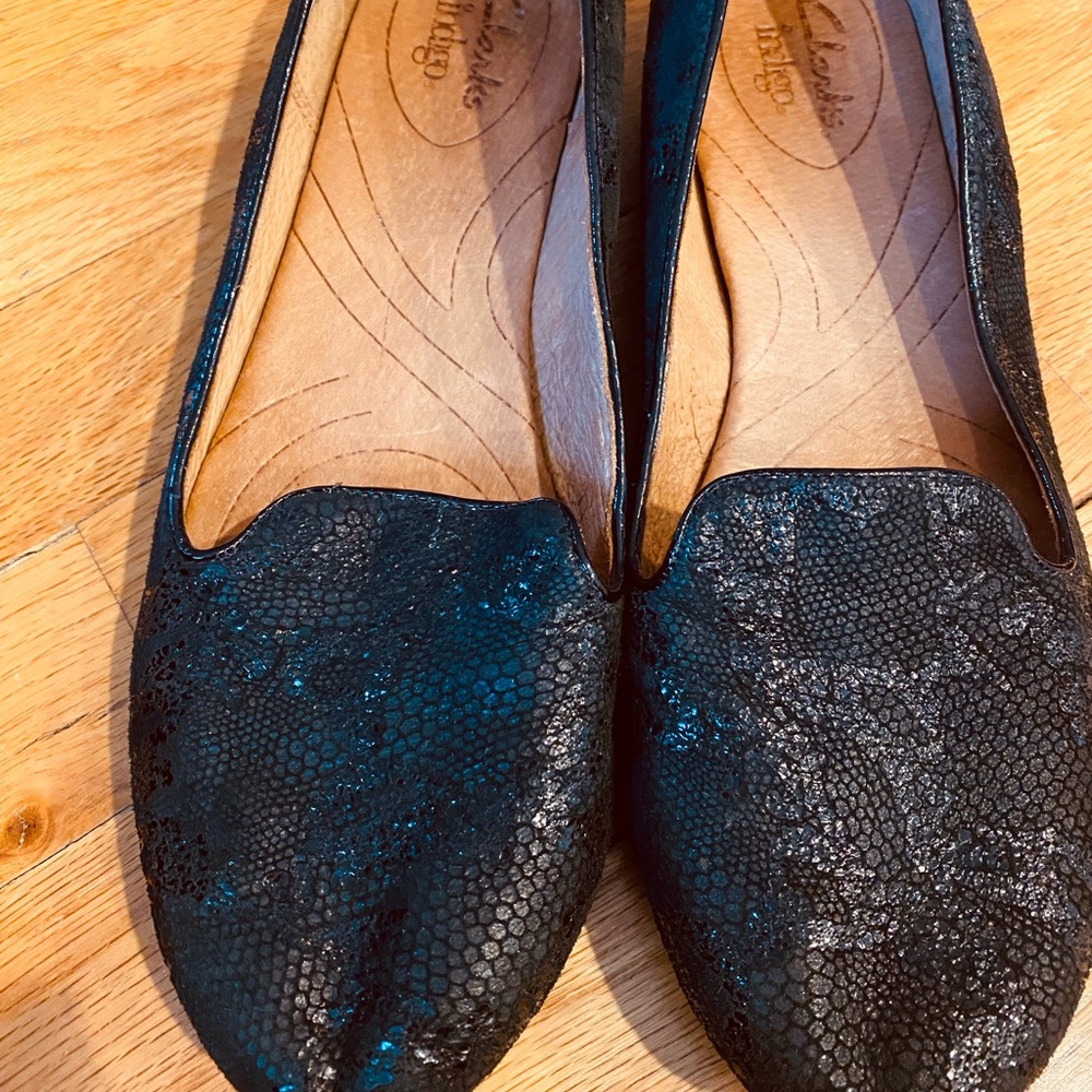Clarks black flats